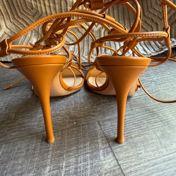 Gianvito Rossi lace-up heels - Picture 6 of 6